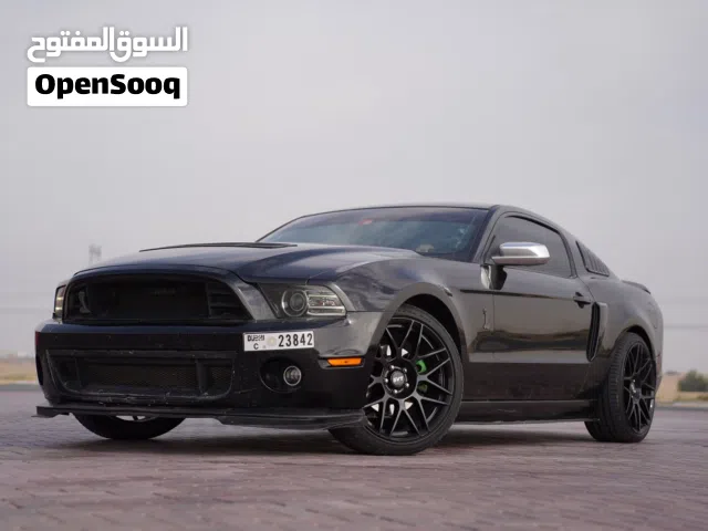 2013 فورد موستانج V6