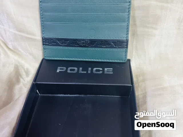 كارد هولدر بوليس