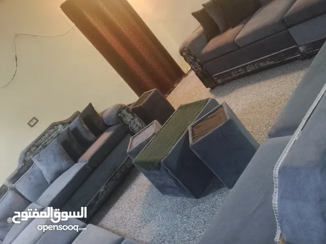 جلسه خليجي عدد المقاعد 14 السعر 200 دينارمن السعوديه يوجد عدد 2سجاد شاقي اللون بني وبيج بسعر 15دينار