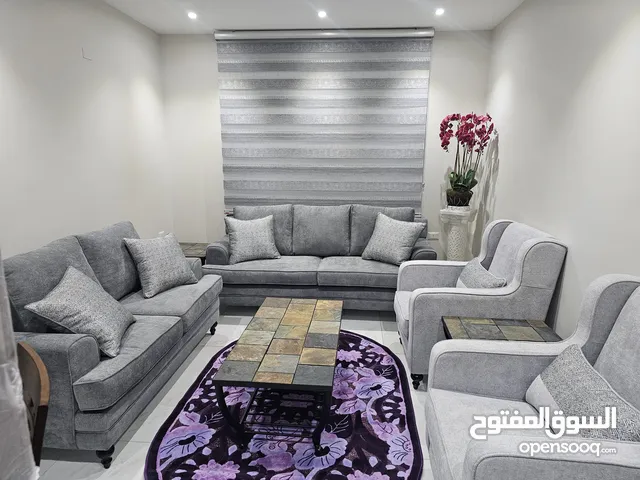 طقم كنب فاخر ظيوف جديد بالكامل مواصفات خاصه