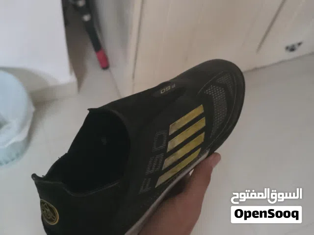 حذاء Adidas F50