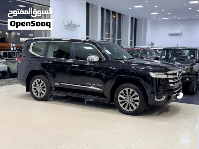 Toyota Land Cruiser VX-R 2023 (Black)