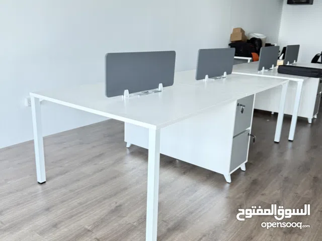 Officially workstations table