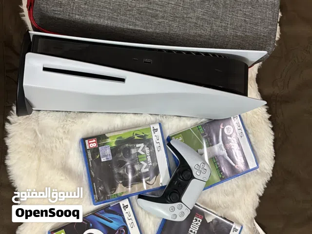 Ps5 عاديه  معها 4 اشرطه اللي هي  رزدنت ايفل 4  قراند ترزمو 7  فيفا 25  كود مودرن وارفر 2 مع شنطه