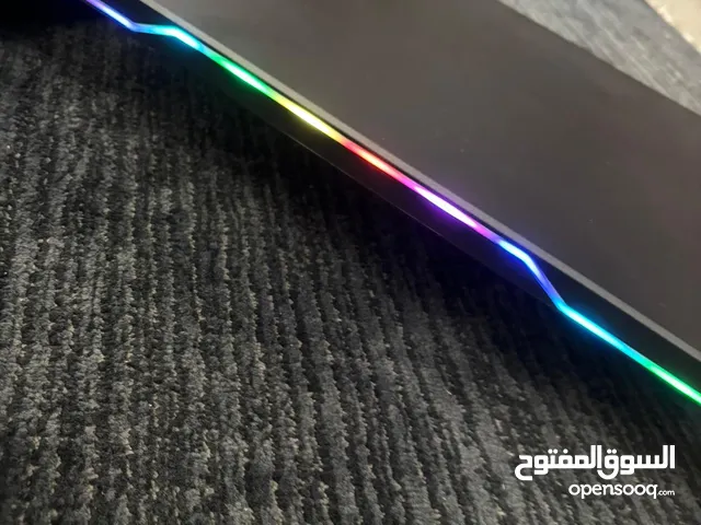 طاولة صغيره مع اضاءة led ملونه و تشحن الهواتف بيعه سريعه
