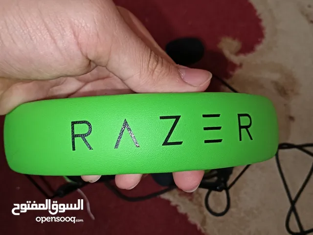 Razor headphone shark V2 green wired rotates microphone 360°  used for 1week brand new  serious buye