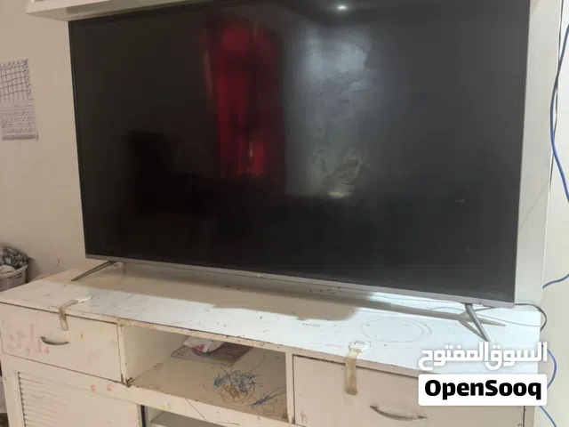 طاولة تلفزيون بحالة جيده فقط تحتاج صبغ