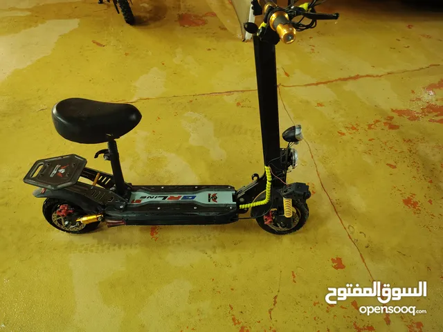 سكوتر جميل جدا إلى أطفال