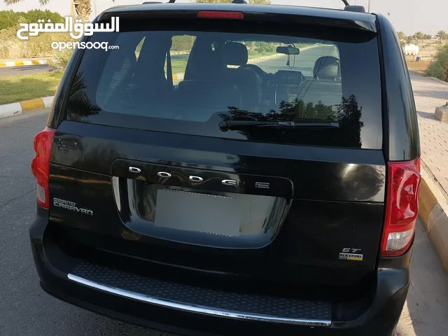 Used Dodge Caravan in Maysan