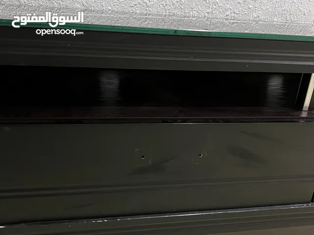 طاولة تلفزيون وطاولة وسط بحاله جيده للبيع