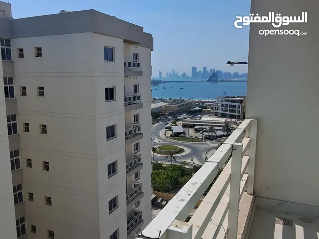 للايجار شقة مفروشة قريبة جدا من مستشفى الملك حمد والجامعة الايرلندية ممتازه للطلاب والاطباء .