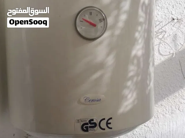 سخان ماء كهربائي بحالة الجديد استعمال قليل جدا 50 لتر