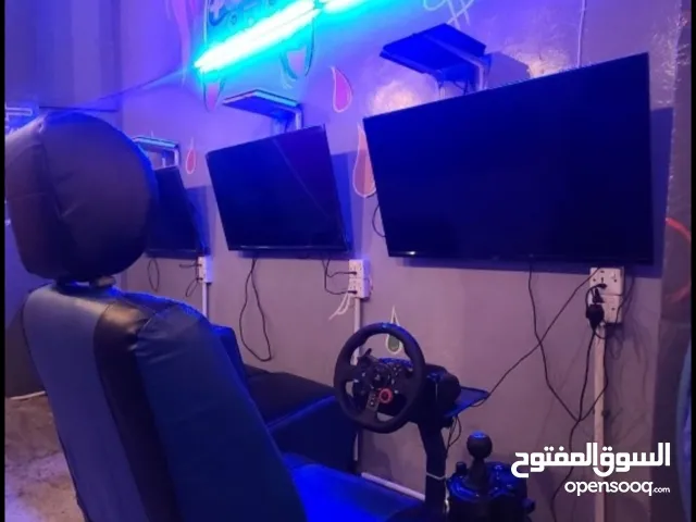 اجهزه بلاستيشن بكامل الادوات والديكور محل متكامل