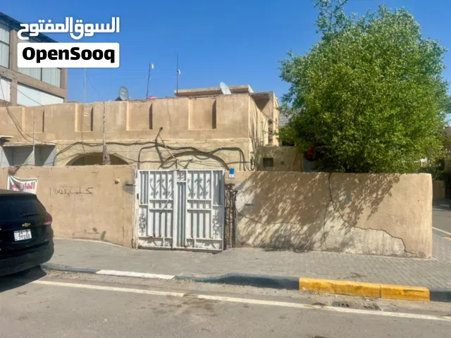 300 m2 5 Bedrooms Townhouse for Sale in Basra Other