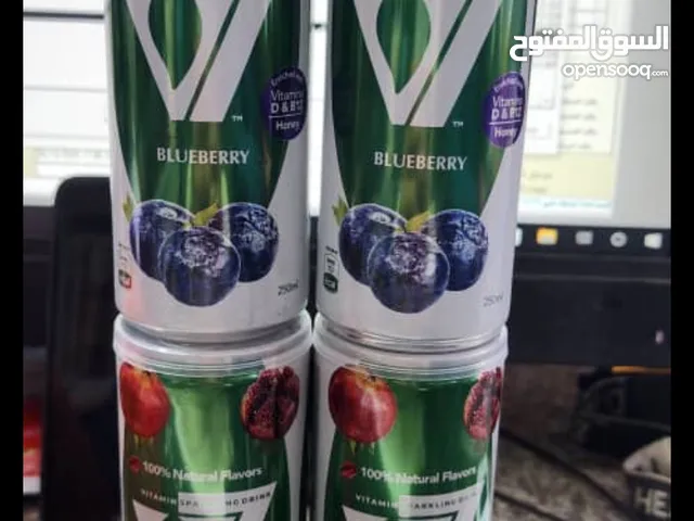 مشروب V7 الأصلي نكهتين ملوك: توت أزرق أو رمان