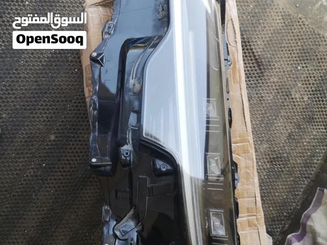 ليت أمامي مستخدم نظيف جدا يمين 3 عدسات لكزس RX 350 موديل 2023 خليجي