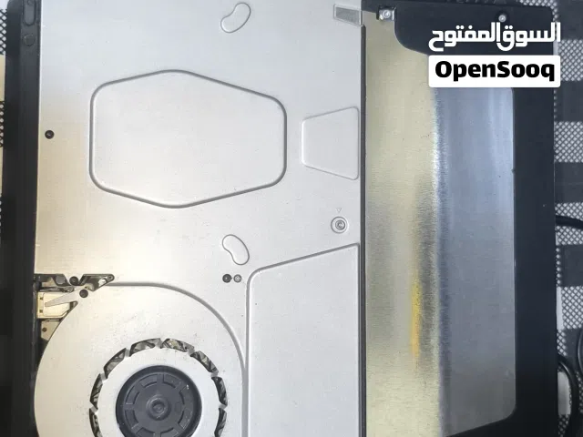 ps4مع كل ملحقاته يد تحكم و شاحن  طويل مساحة 1تيرا