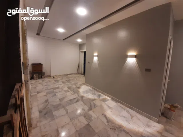 شقة الحجم الكبير للبيع نص تشطيب طرابلس الفرناج طريق الشوك