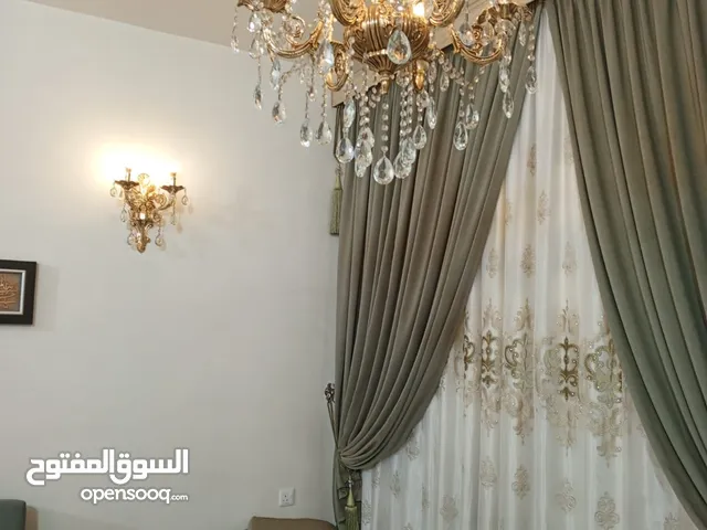 ثريات2 مع بركيت 2 وستارها 3*3