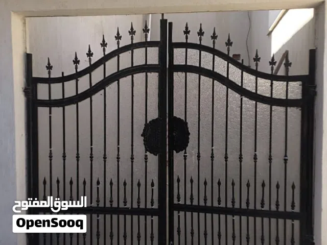 200 m2 5 Bedrooms Apartments for Rent in Tripoli Edraibi