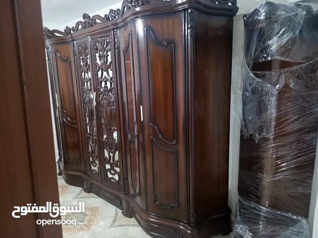 غرفة نوم ماستر XL لقطه خشب زان وقشرة بلوط بحالة الوكالة موجوده في السلط