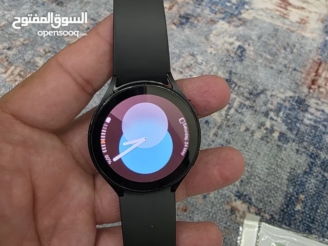 ساعة كلاكسي الاصدار الخامس 44 mm بحالة ممتازة مع الشاحن وسير عدد 2