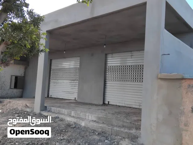 محلات للايجار وتصلح ان تكون ورشة او مصنع ومن الممكن زيادة مساحات فضاء من الخلف