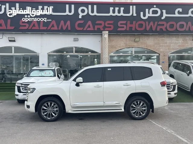 Used Toyota Land Cruiser in Muscat