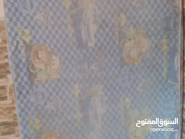 فرشه تخت مستعمل مفرد ونص الطول متر 80 والعرض متر 25 والضغط 14
