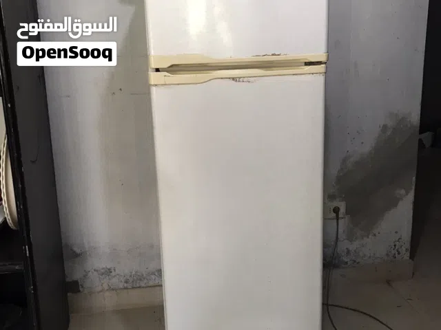 ثلاجه مستعمله بحاجة غاز تواصل على واتساب