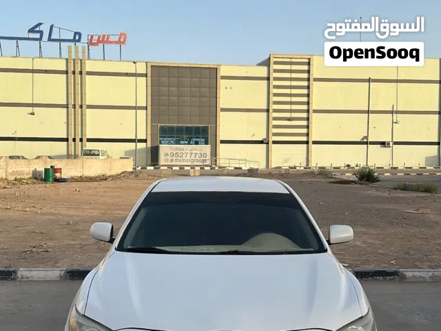 تويوتا كامري 2011 للبيع