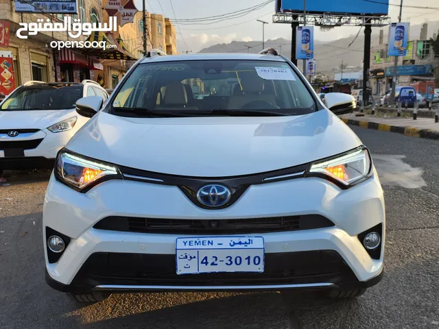 Used Toyota RAV 4 in Sana'a