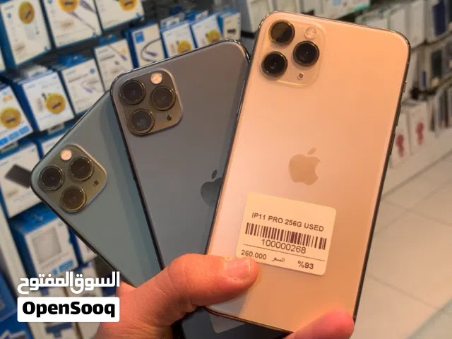 Ip 11 pro 256g  بطاريات من 93%-99% مستعمل شبه جديد مكفول 14يوم ترجيع او تبديل في حال وجود اي عطل