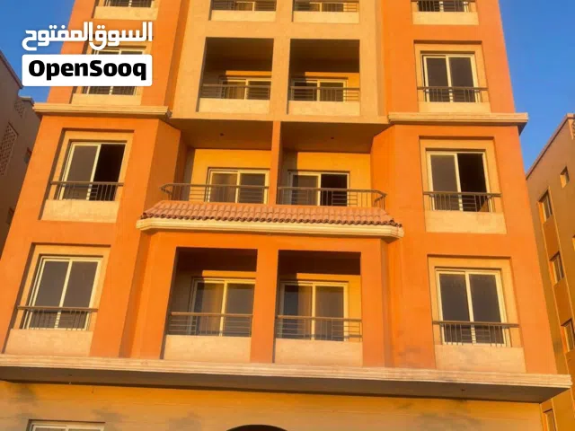 شقه 150م 3غرف 3 حمامات بندفع مقدم 50% و الباقي علي 4سنوات او كاش ب 2,235,000