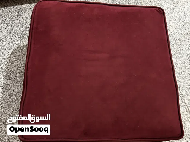 طقم كنب مع مخدات