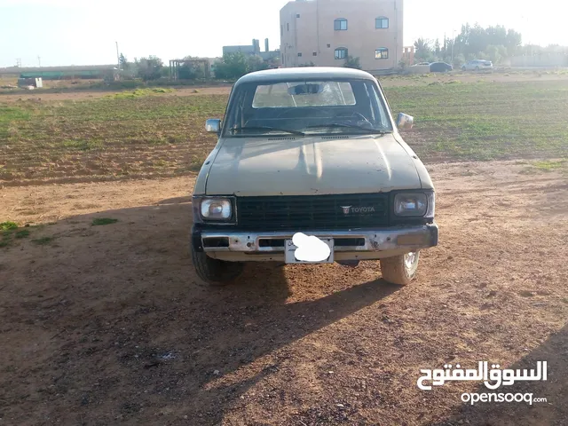 Toyota Hilux 1982 in Mafraq