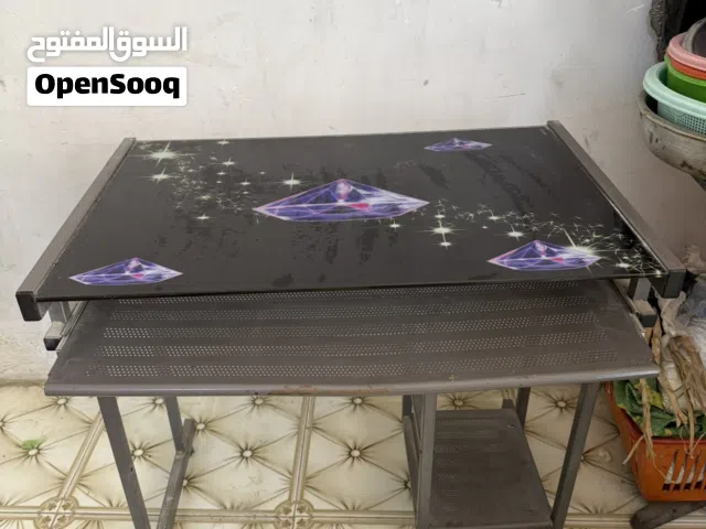 طاوله كمبيوتر مع مكان مخصص لليكيبورد