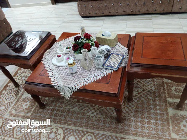 طاولات وسطيه للبيع