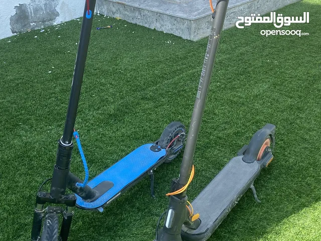 2 electric scooters  2 سكوتر الاكتروني للبيع