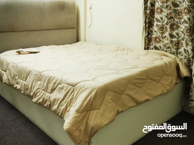 سرير مع مرتبه للبيع