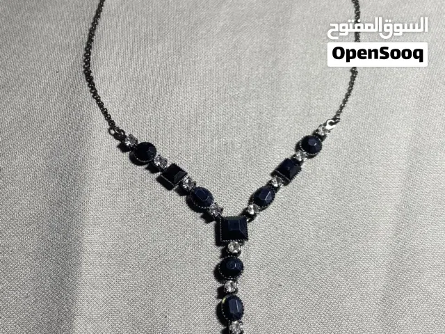 عقد كلاسيكي -ماركة مختومة - تصميم Y راقي