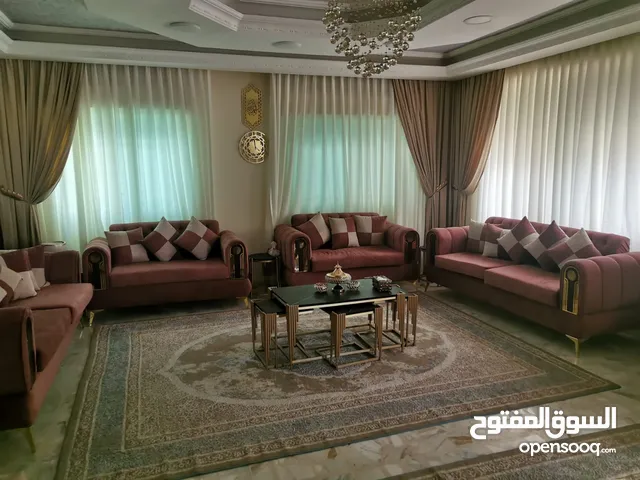 520 m2 4 Bedrooms Townhouse for Sale in Amman Abu Alanda