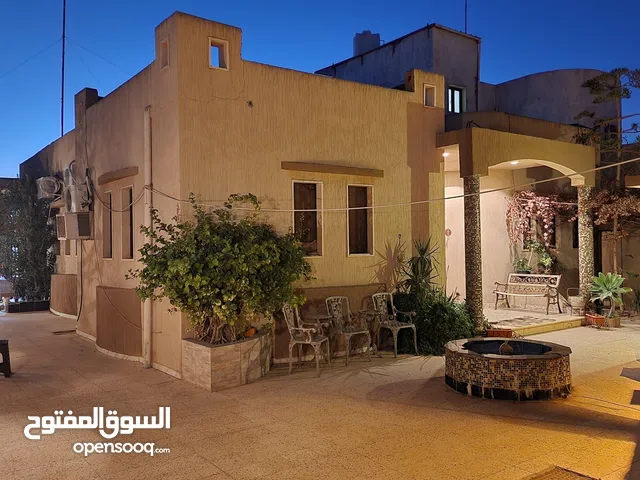 310 m2 More than 6 bedrooms Townhouse for Sale in Tripoli Ain Zara
