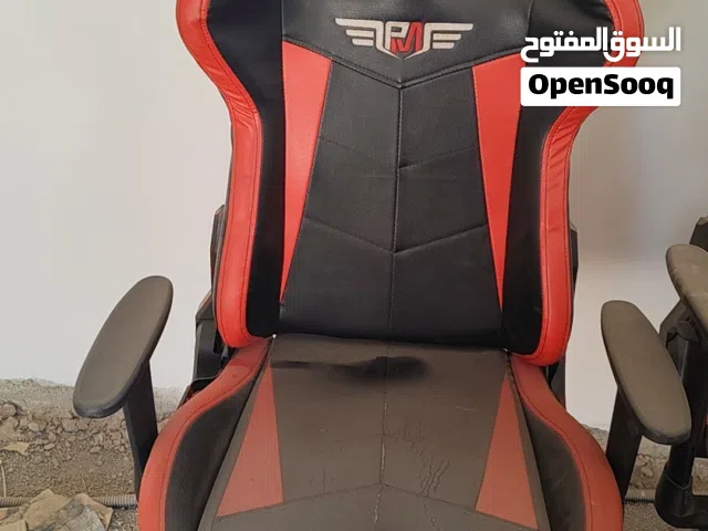 كراسي جيمنج بحالة جيدة للبيع الكراسي بقواعد حديد ثابتة نفس الي بالصورة
