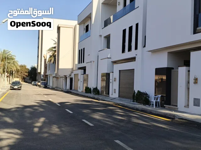 فيلا فاخرة في سوق الجمعة تصميم خليجي وتشطيب لاقوة الا بالله