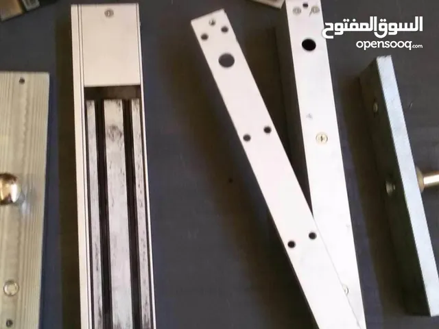 قفل  باب إلكتروني /صيانة مصاعد منزلي و صناعي  صيانه عامه كهرباء