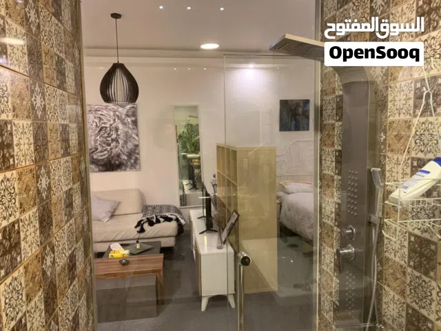 استديوهات فرصة اسثمارية