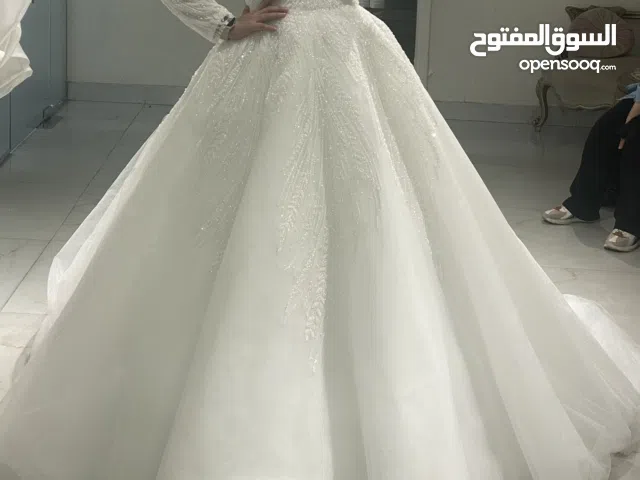 فساتين زفاف للبيع