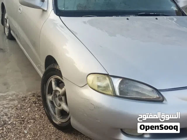 1997 هيونداي افانتي Standard