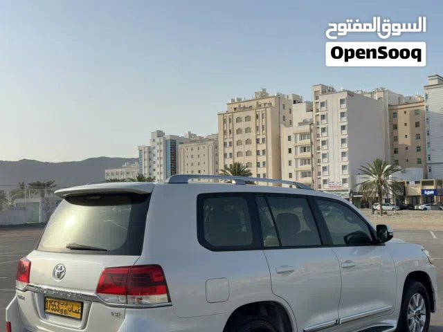 2016 تويوتا لاند كروزر GXR